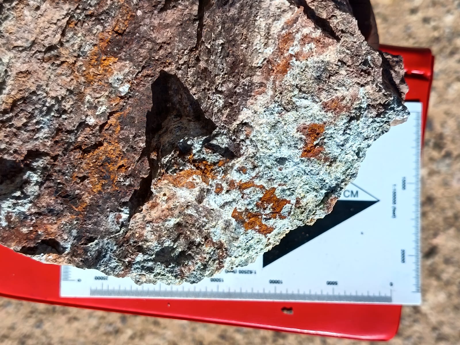Mineral sample measurement